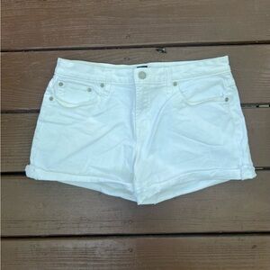 White gap denim shorts 28